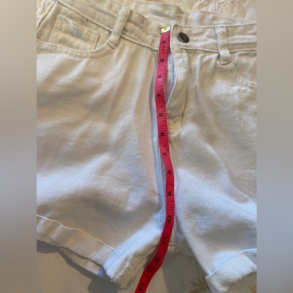 NWOT“JEANS” Sz-L Juniors/58 China- Cute Off White Jean Shorts-Soft Movable Cloth - Picture 6 of 15